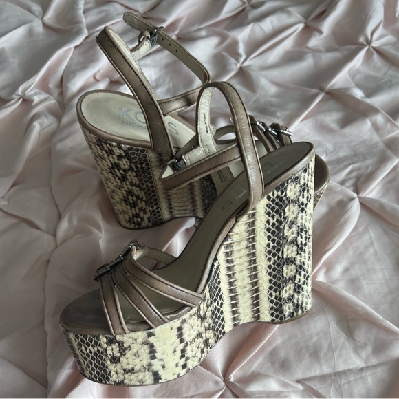 Michael Kors platform sandal (7) - Picture 5 of 11